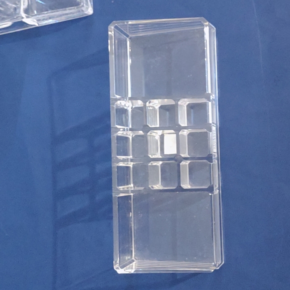 3x hard plastic make up storage containers - Picture 5 of 6